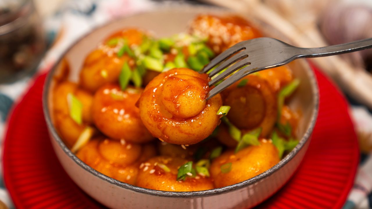 Na pierwszy rzut oka wyglądają jak pieczarki. Takich nie podają w żadnej restauracji