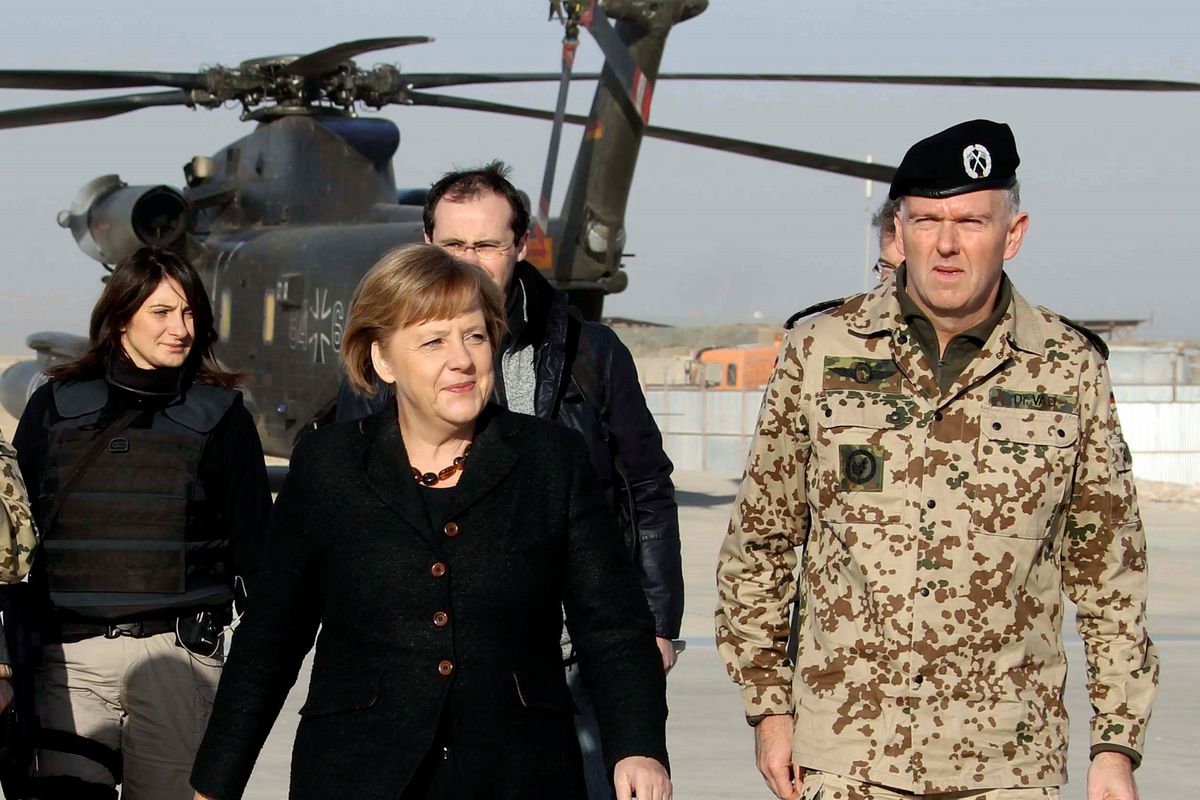 Angela Merkel i Erich Vad, 2010 r. 