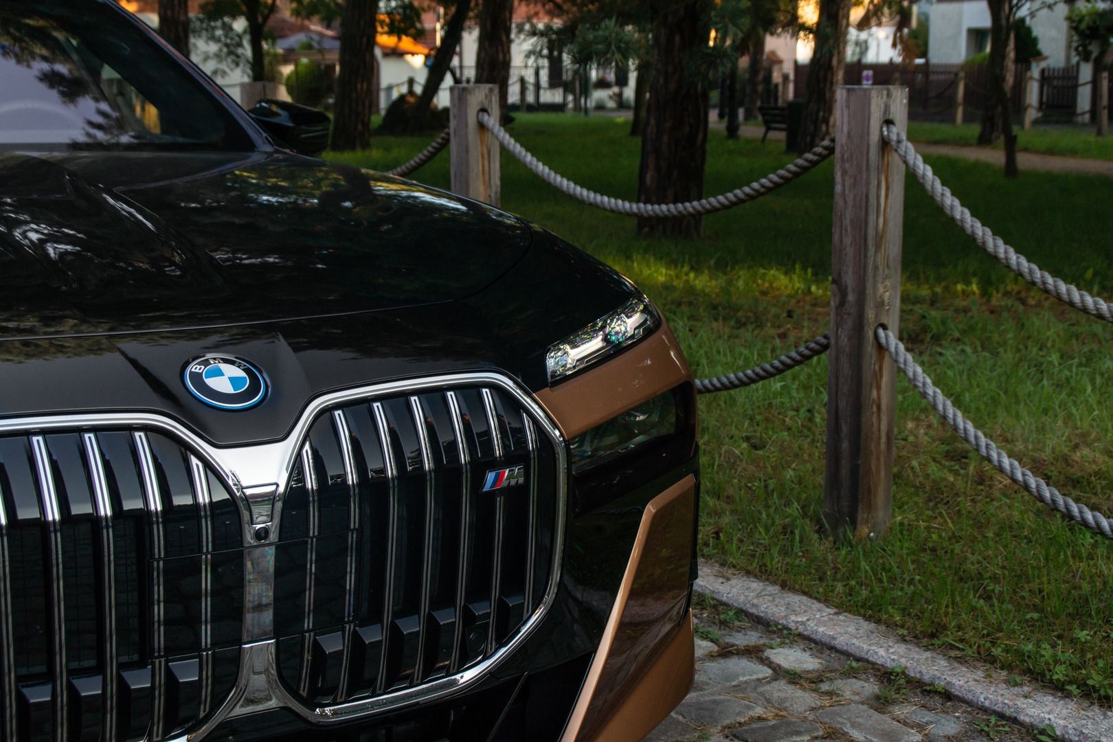 BMW i7 M70