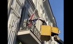 Rosjanie próbowali zdjąć flagę Polski. Incydent w Irkucku