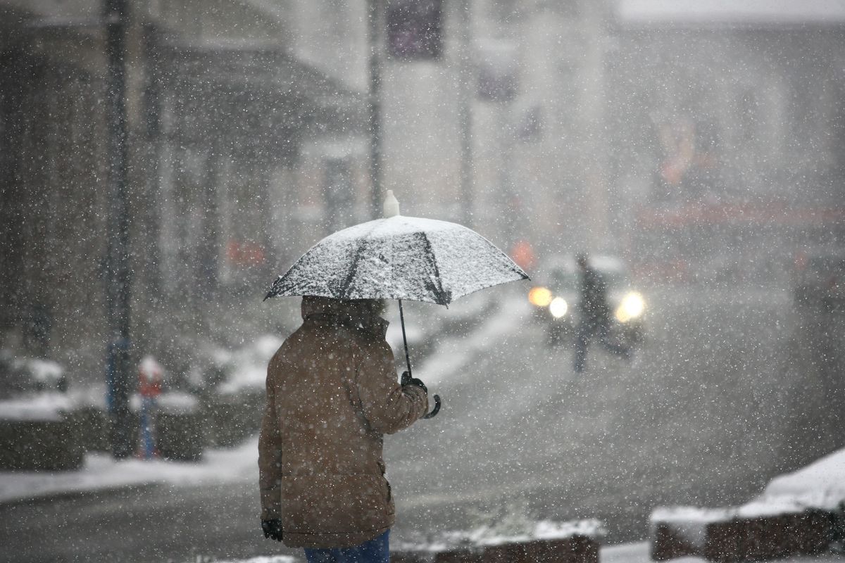 pogoda, zima, śnieg Paulina miesza w pogodzie. Za niżem idzie śnieg