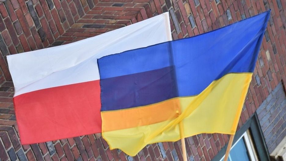 Uchwały pomorskich samorządów ws. integracji imigrantów