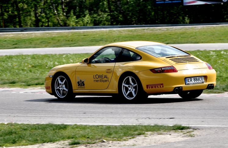 Porsche 911 Carrera 4