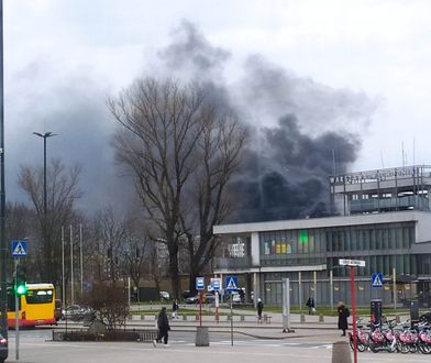 Ogromny pożar w Warszawie. Widać kłęby dymu