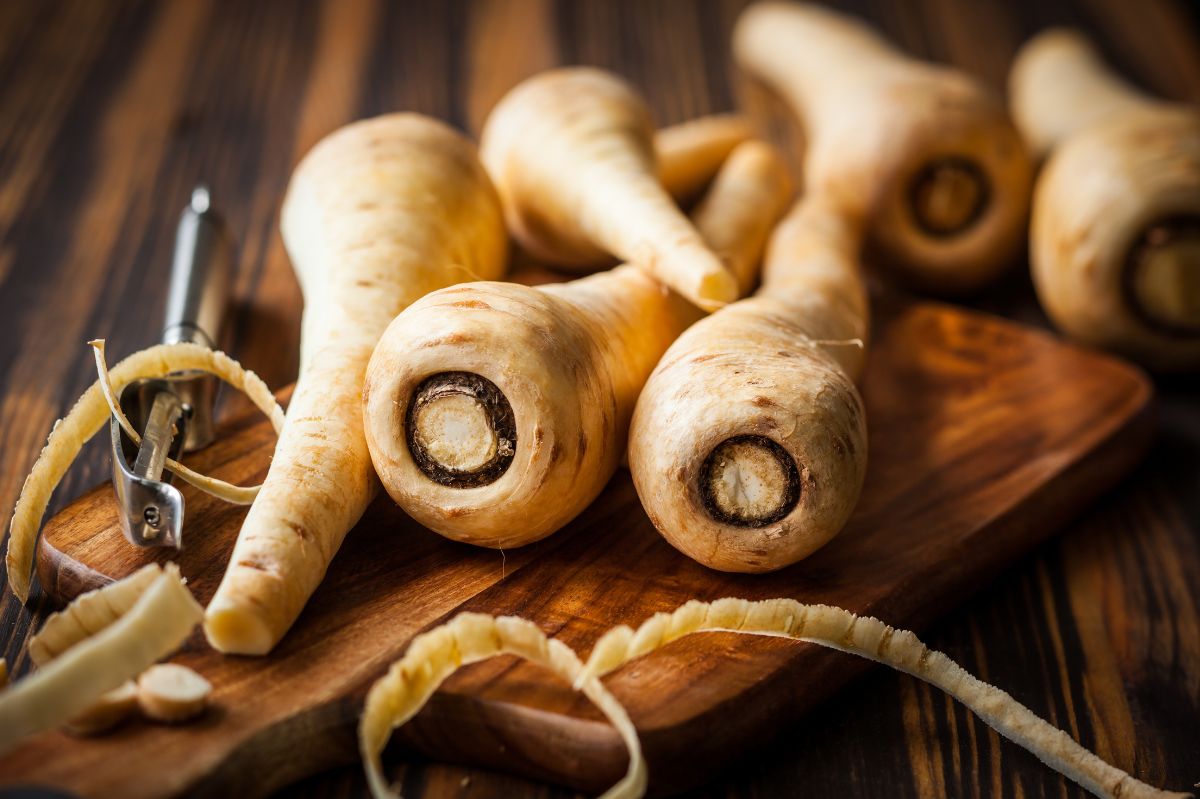 Many confuse it for parsley, but it can ruin the flavor of your broth