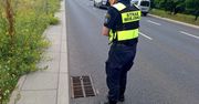Uszkodzona studzienka na Warszawskiej w Poznaniu zagrażała kierowcom