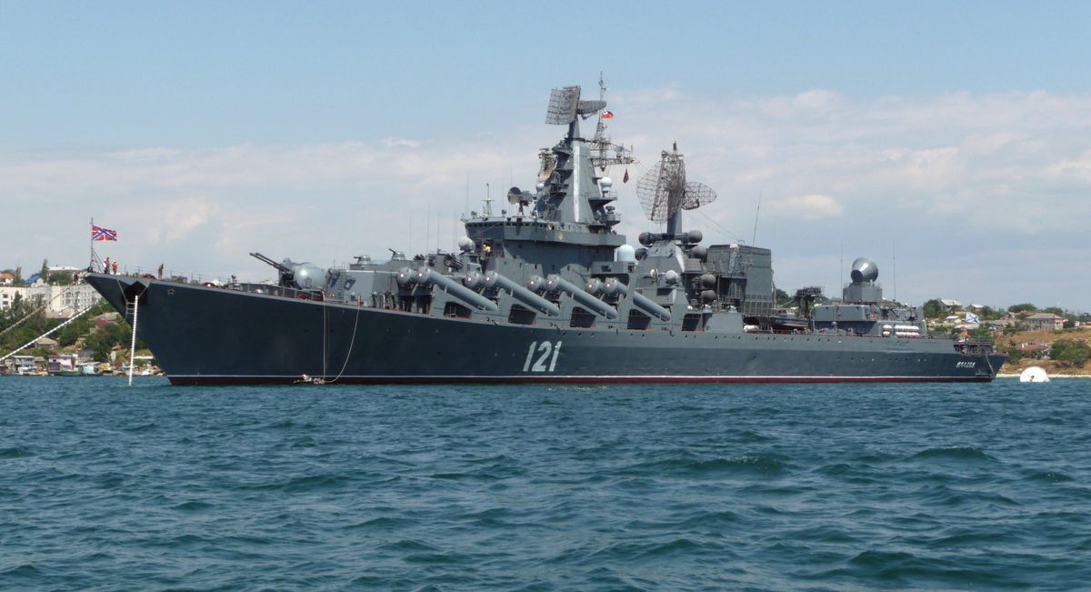 Płonie duma Floty Czarnomorskiej. Krążownik Moskwa w ogniu 