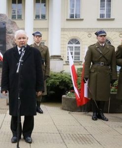 Tablica upamiętniającą L. Kaczyńskiego zniknie sprzed Ratusza? "Konserwator znajdzie pretekst"