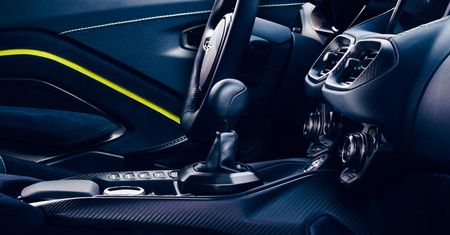 Aston Martin pożegna się z manualem. Decyzja raczej nie dziwi