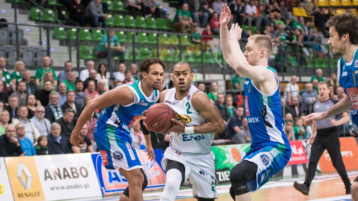 Newspix / Tomasz Browarczyk/400mm.pl / Stelmet - Anwil. Od lewej: Ivan Almeida, Markel Starks, Jarosław Zyskowski