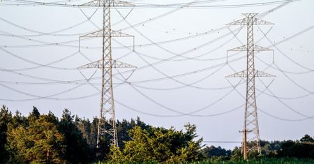 Wieczorem zabrakło energii. Awaryjny import z Ukrainy do Polski