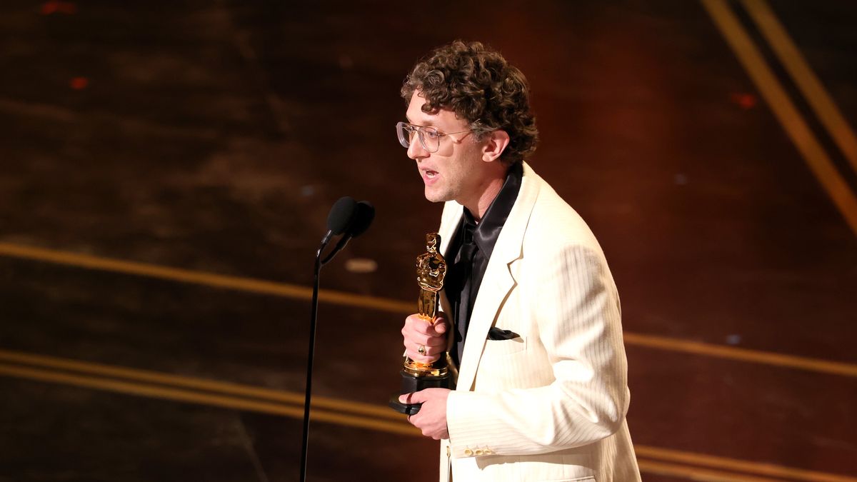 98th Oscars - Show
HOLLYWOOD, CALIFORNIA - MARCH 15: David Borenstein accepts the Documentary Feature award for "Mr. Nobody Against Putin" onstage during the 98th Oscars at Dolby Theatre on March 15, 2026 in Hollywood, California. (Photo by Kevin Winter/Getty Images)
Kevin Winter
bestof, topix
