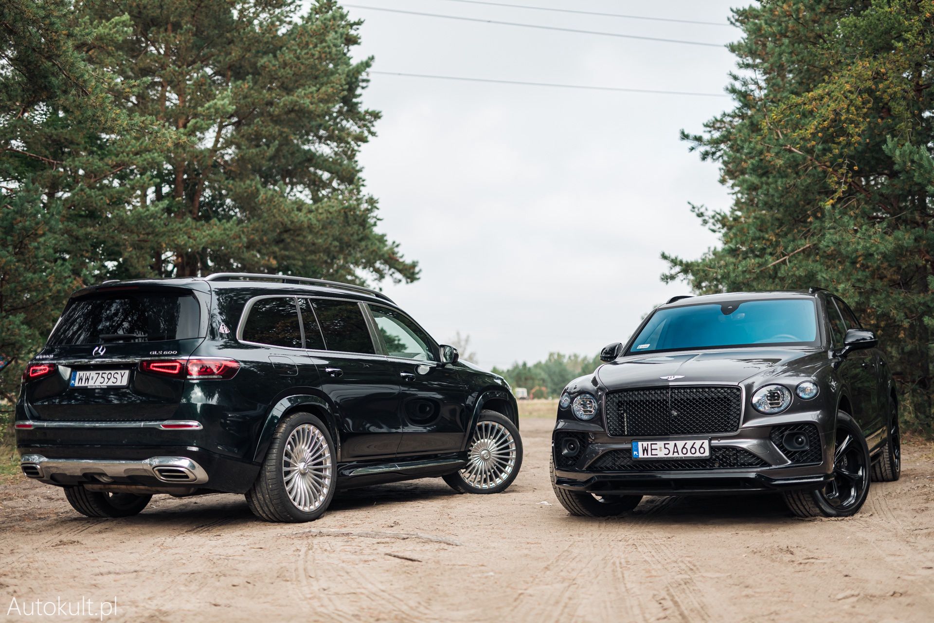 Range Rover (2022) vs Bentley Bentayga S (2022) vs Mercedes-Maybach GLS 600 (2022)