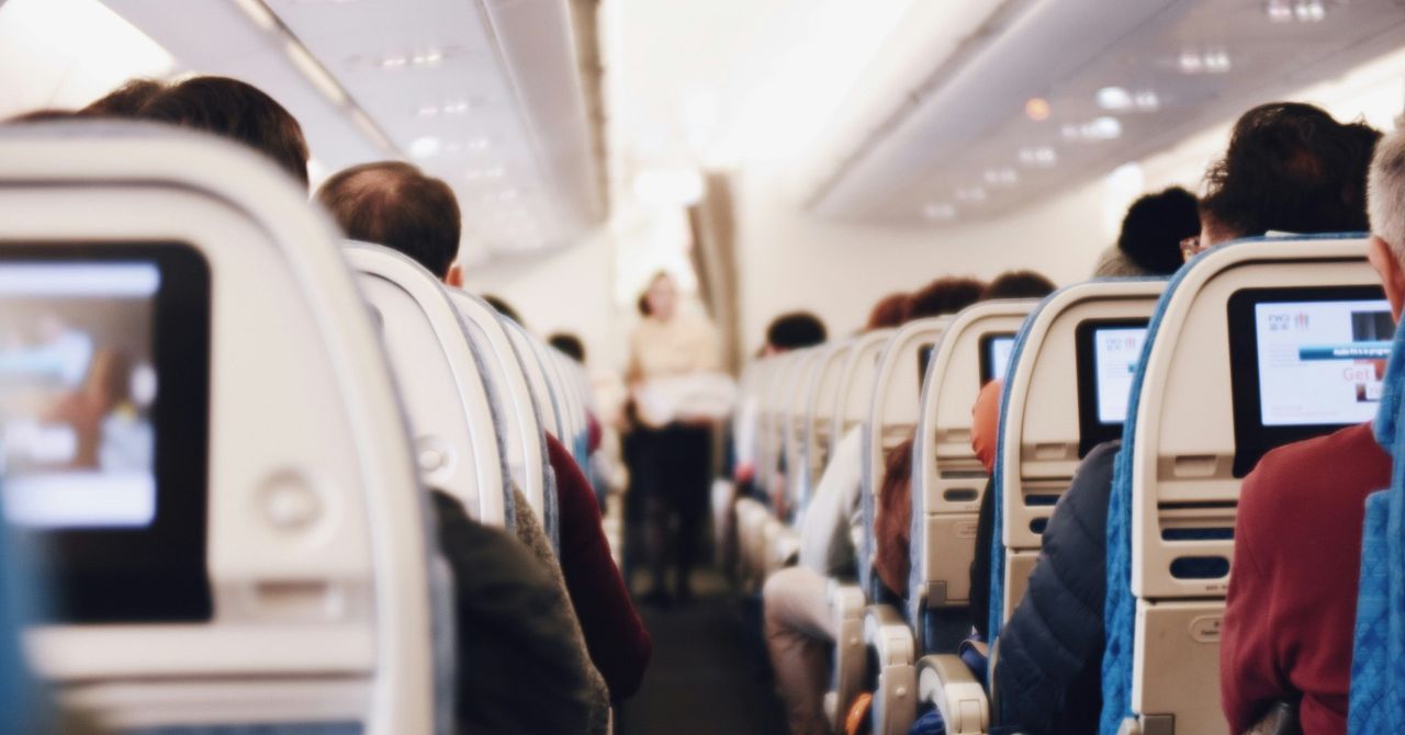 Ceny biletów lotniczych. Jakie mechanizmy na nie wpływają?