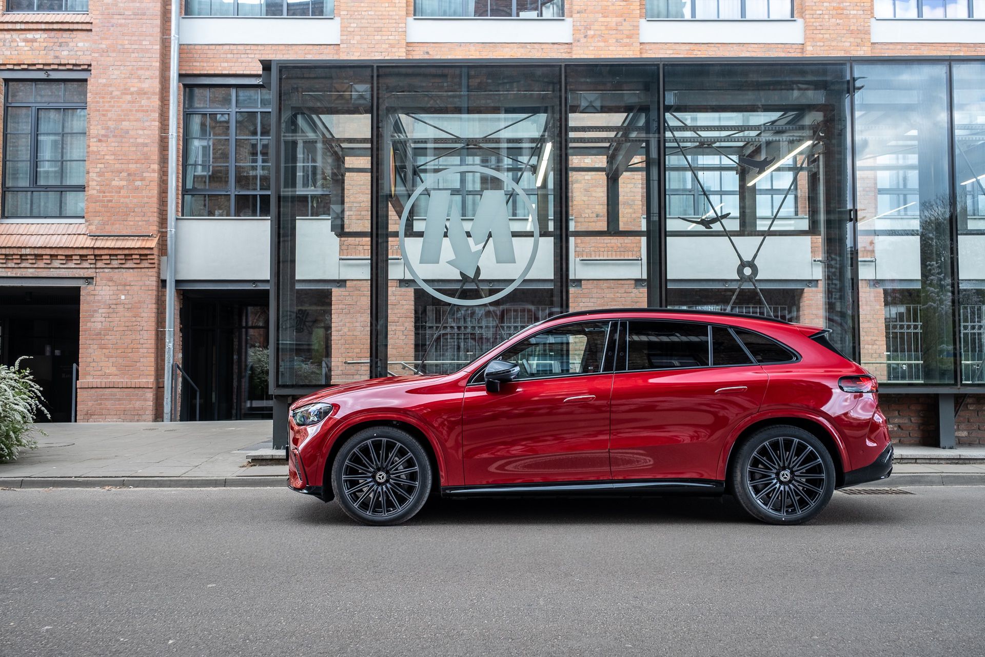 Mercedes-Benz GLC 400 EQ (2026)