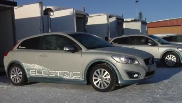 Volvo C30 E - zimowe testy elektrycznego szweda [wideo]