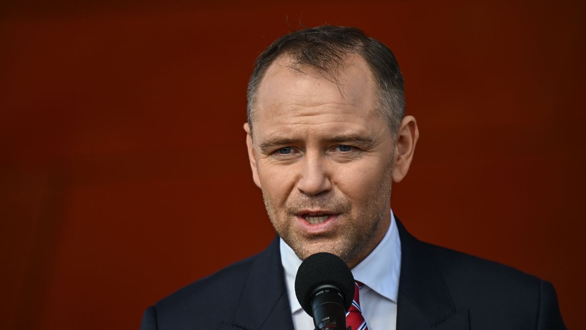 Gdańsk, 10.08.2025. Prezydent Karol Nawrocki podczas wypowiedzi dla mediów przed Muzeum II Wojny Światowej w Gdańsku, 10 bm. (sko) PAP/Marcin Gadomski