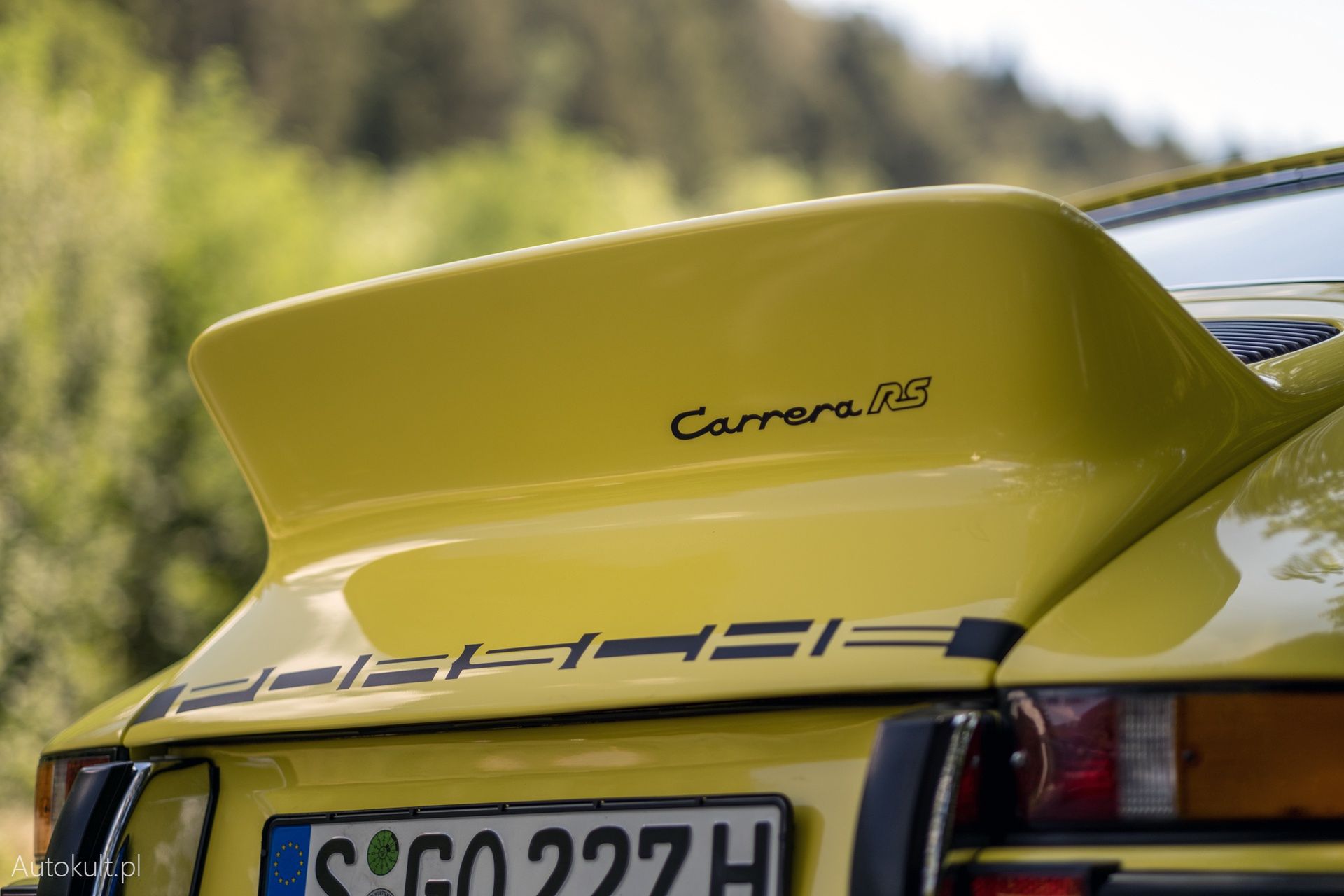 Porsche 911 GT3 Touring vs Porsche 911 Carrera RS 2.7