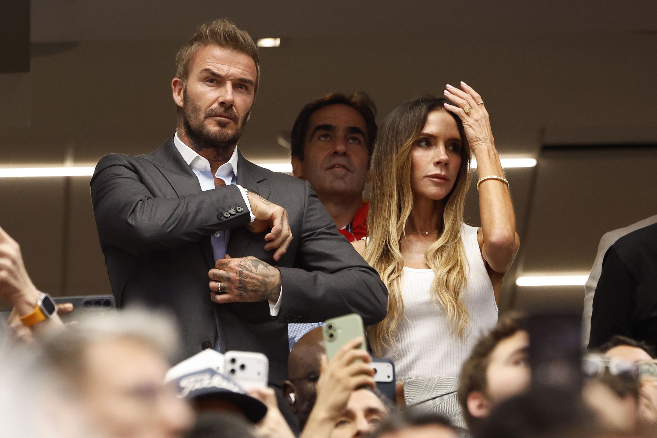 Znudzona Victoria Beckham na meczu Hiszpanii z Francją