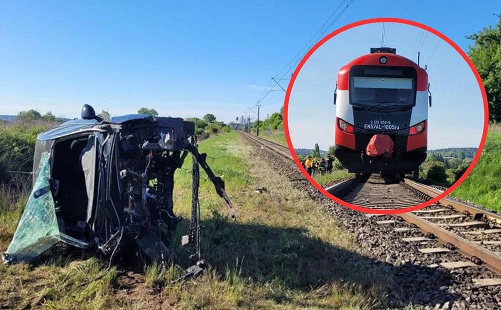 Uderzyła citroenem w wagon pociągu na przejeździe w Chodzieży