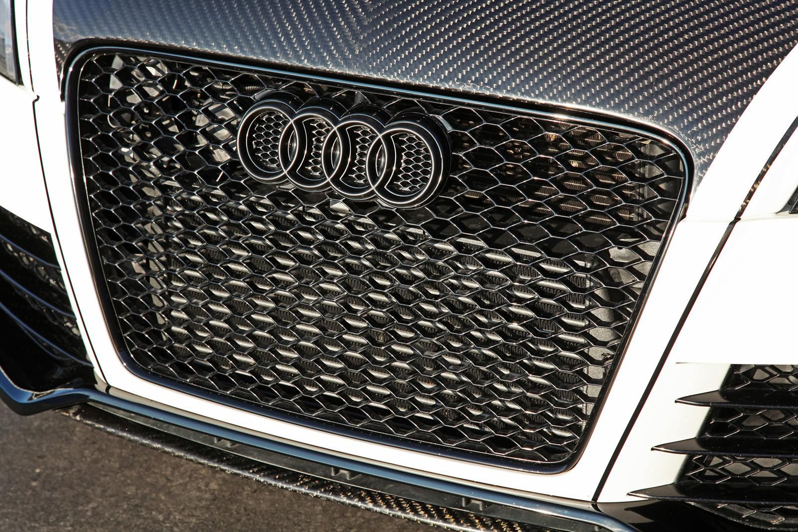 Audi TT RS Black & White Edition