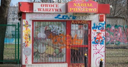 Małe sklepy spożywcze toną w długach. Przywrócenie VAT-u pogorszy sytuację