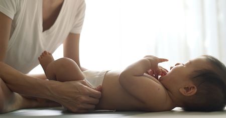 Hipotonia mięśniowa – czym się objawia? Przyczyny, metody rehabilitacji