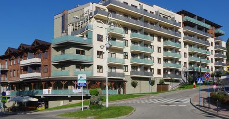 Mieszkanie na wynajem za 1,5 zł miesięcznie. "Są pomysły z komuny, z których warto czerpać"