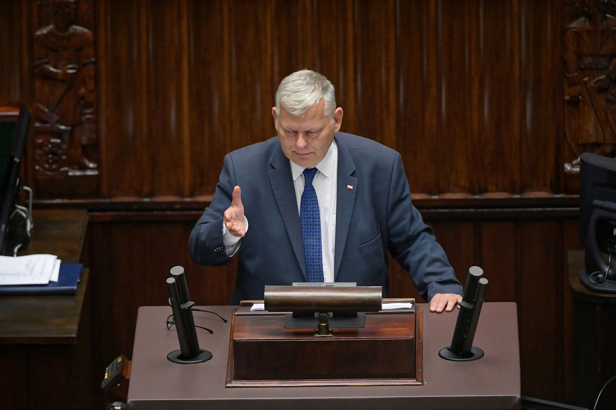 "Piątka dla zwierząt" podzieliła Zjednoczoną Prawicę. Marek Suski ostro skrytykował Ziobrę