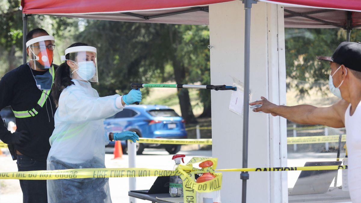 Kalifornia zmaga się z nową falą zakażeń koronawirusem.