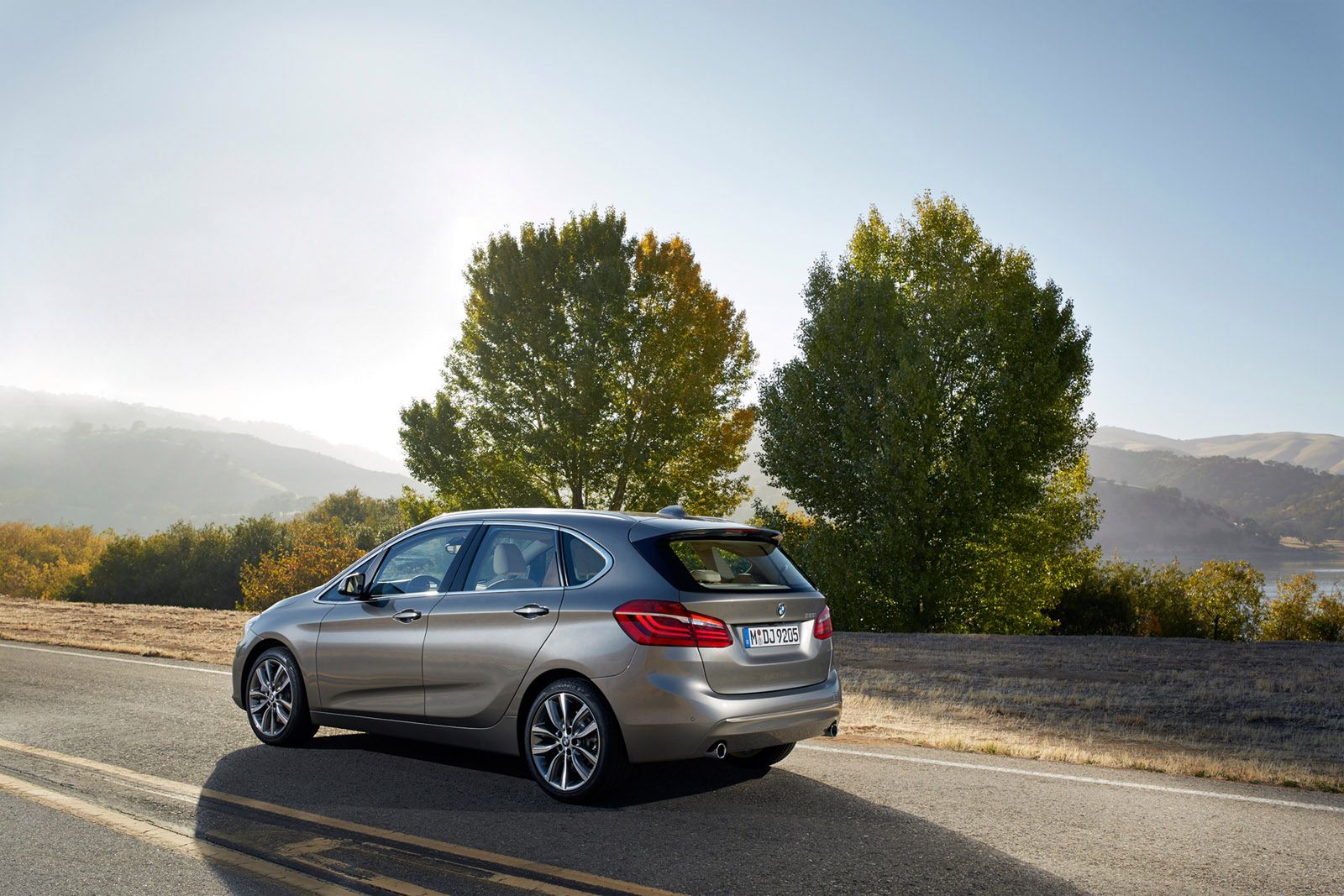 BMW przedstawiło 290 zdjęć z serią 2 Active Tourer [galeria] 19