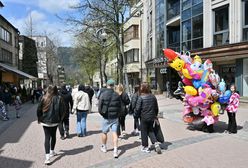 Przebieraniec wrócił na Krupówki w nowym stroju. Mandaty nie działają