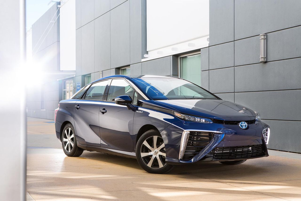 Toyota Mirai – przyszłość to wodór [wideo]