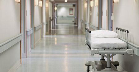 Szokujące doniesienia ze szpitala w Trzebnicy. Rehabilitant miał molestować kobiety