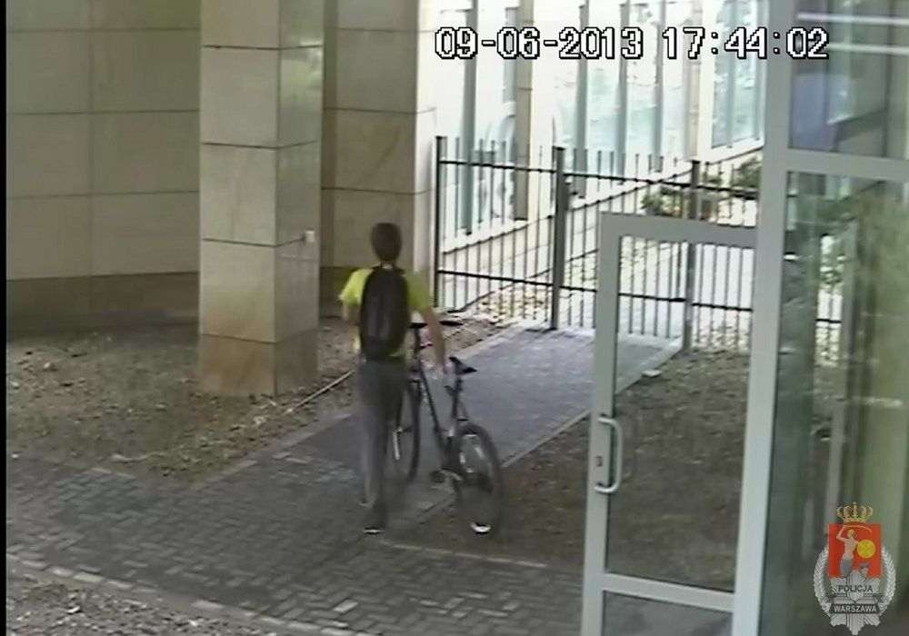 Poszukiwani sprawcy kradzieży roweru