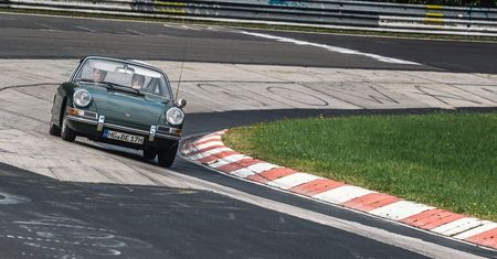 Twoje okrążenie Nürburgring w pięciu krokach - praktyczny przewodnik i poradnik