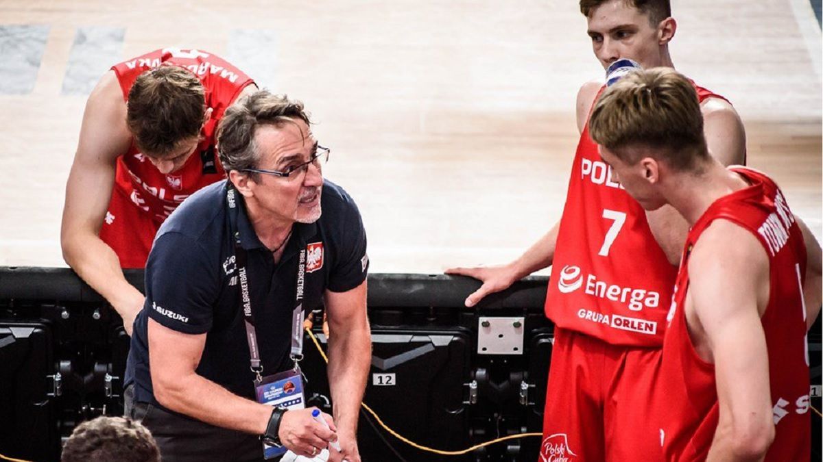 Facebook / PZKosz / Na zdjęciu: Jacek Winnicki tłumaczący taktykę swoim graczom