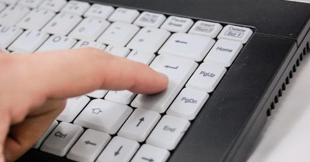 Fałszywe sklepy w sieci. Pięć osób z aktem oskarżenia