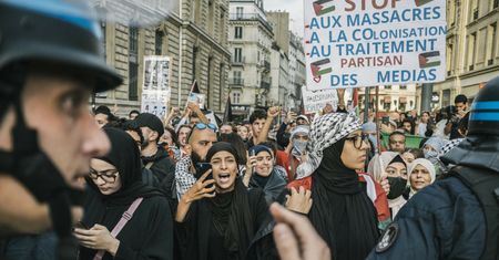 Zwolennicy Palestyny nie posłuchali zakazu. Armatki wodne i gaz w Paryżu