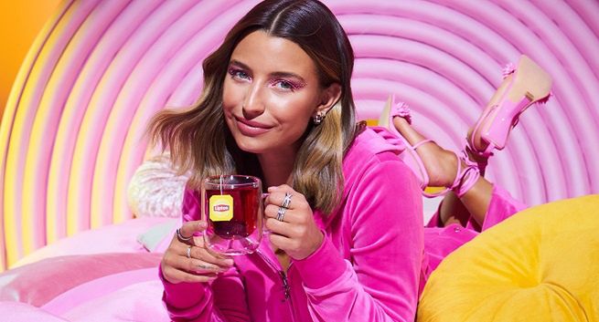Julia Wieniawa ambasadorką herbatek Lipton