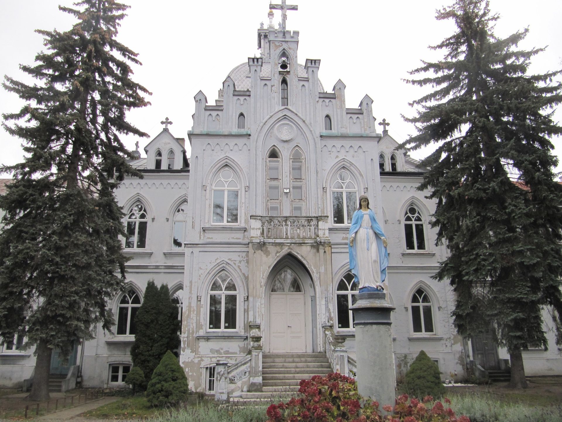 Odnowiona elewacja 