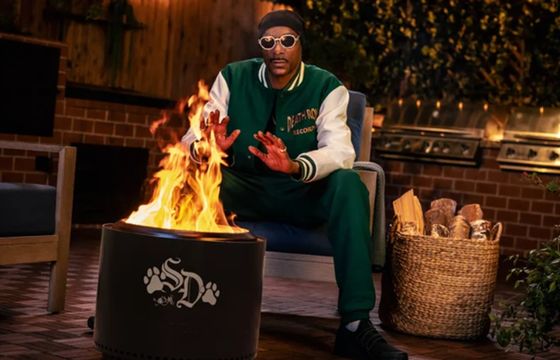 Nie, Snoop Dogg nie rzucił palenia. To kampania reklamowa