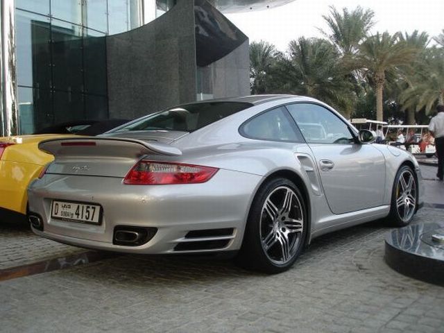 Porsche 911 Turbo (fot. izismile.com)