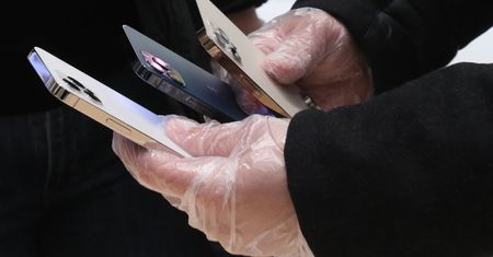 Globalny niedobór chipów zatacza szersze kręgi. Teraz uderzy w producentów smartfonów
