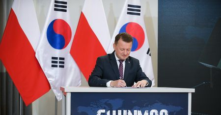 WP: Kulisy odwołanego lotu Błaszczaka i Sasina do Korei Południowej