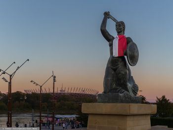 Pomnik Syreny w Warszawie oblany farbą. Sprawa trafiła do prokuratury