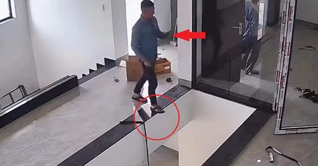 Szedł i patrzył w telefon. Dramat na budowie. Film mówi wszystko