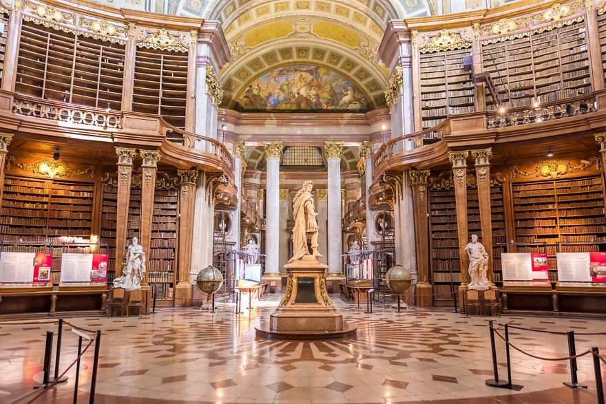 Zobacz najpiękniejsze biblioteki całego świata w jednym projekcie 4
