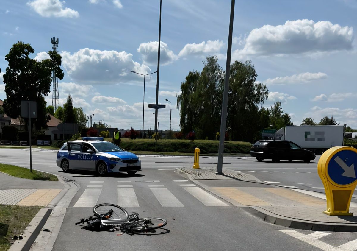 Potrącenie rowerzystki w Parczewie. 63-latka trafiła do szpitala