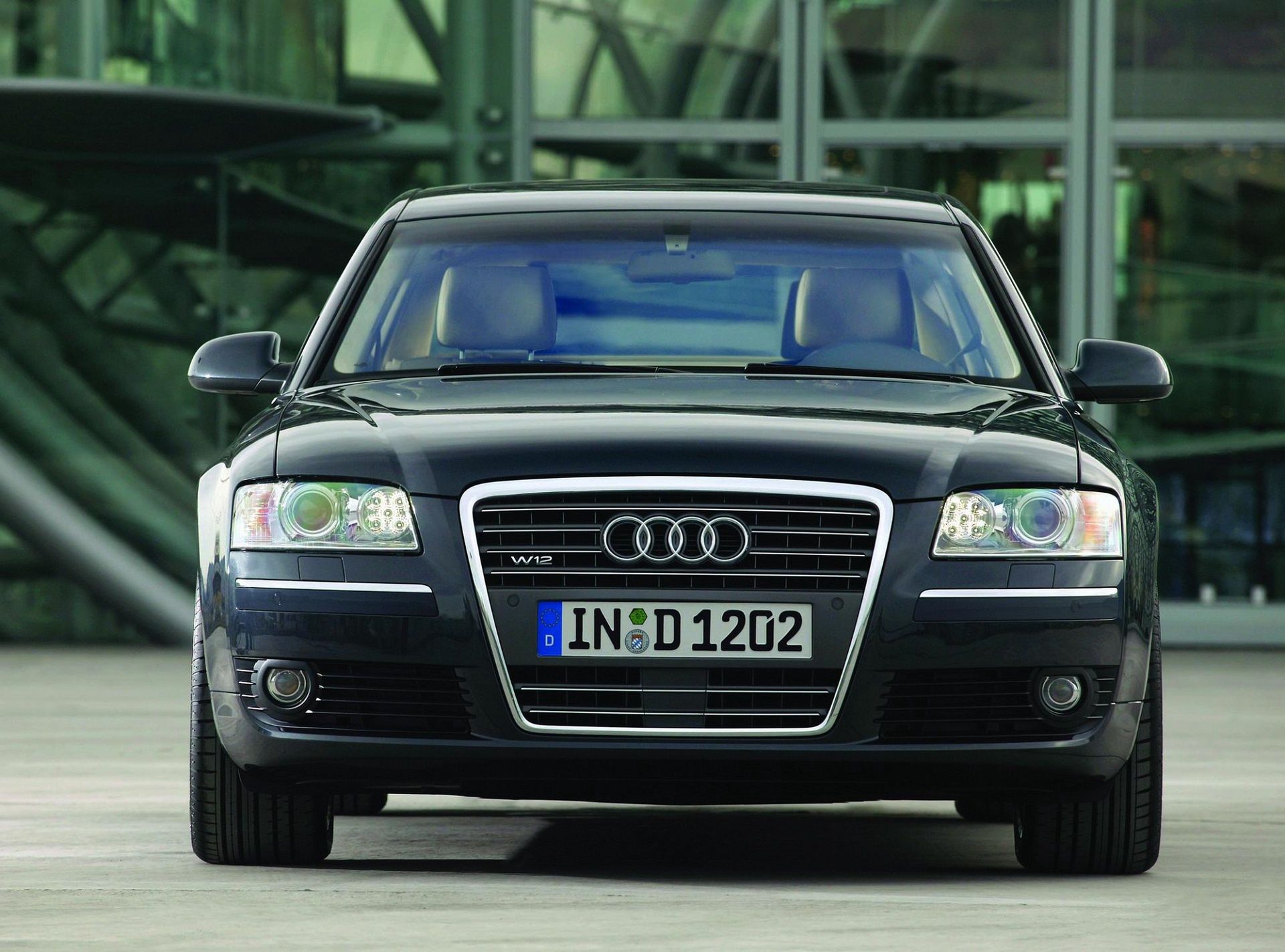 Audi A8 D3 W12 (2004)
